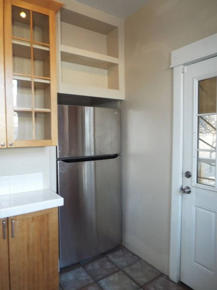 828 N 6th Ave - Photo 3 of 27