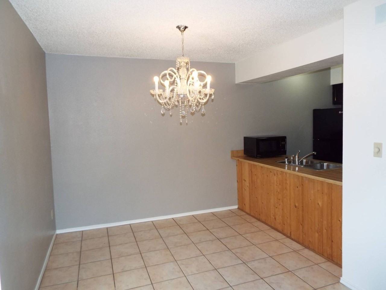 1688 W Village Way - Photo 3 of 20