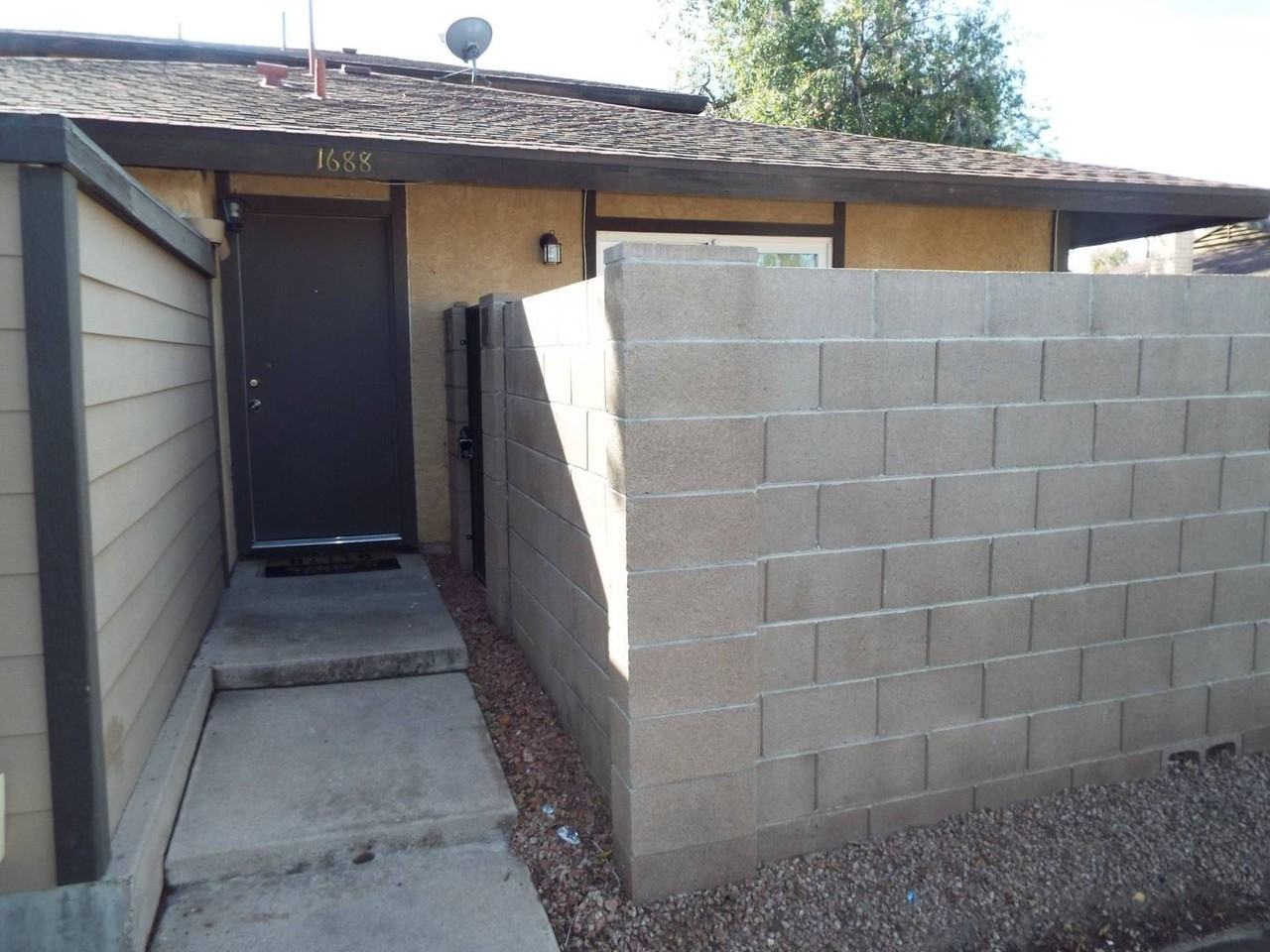 1688 W Village Way - Photo 5 of 20