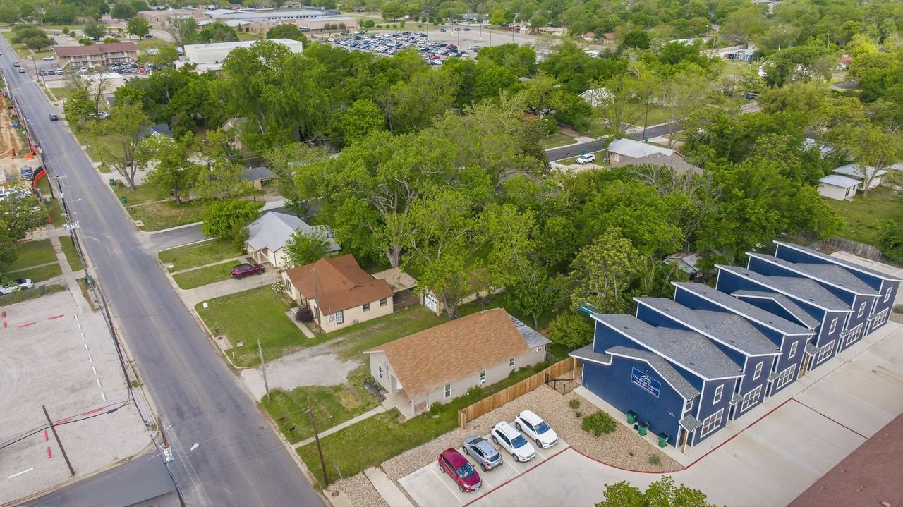 1287 W Frey St - Photo 3 of 29