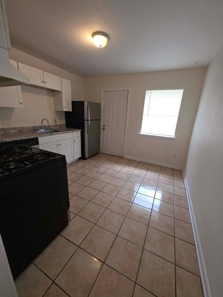 2345 Langston St - Photo 2 of 9