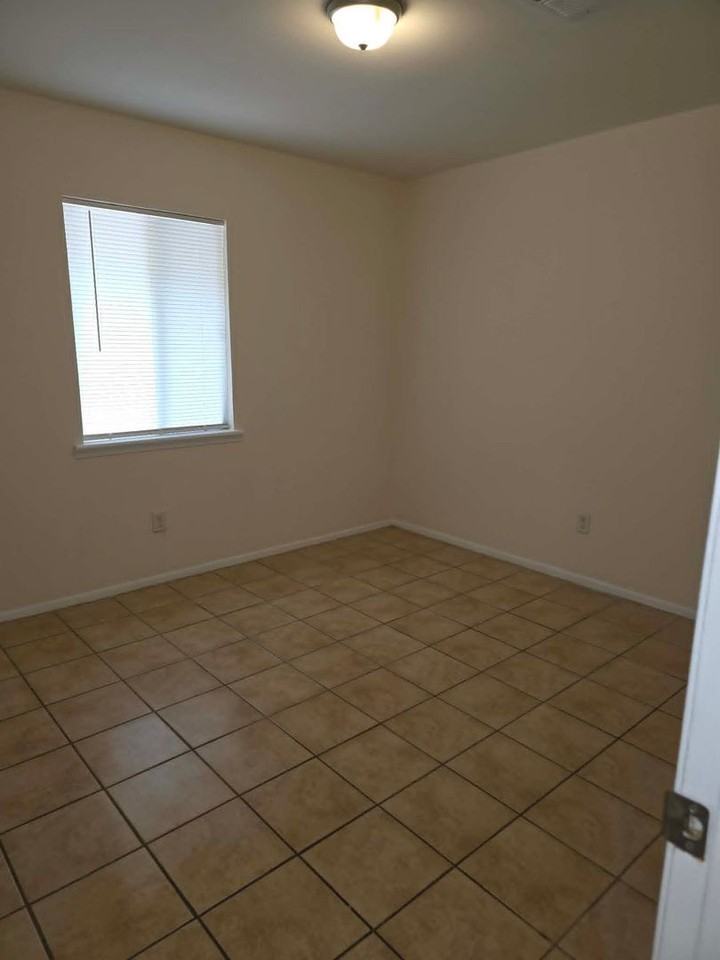 2345 Langston St - Photo 4 of 9