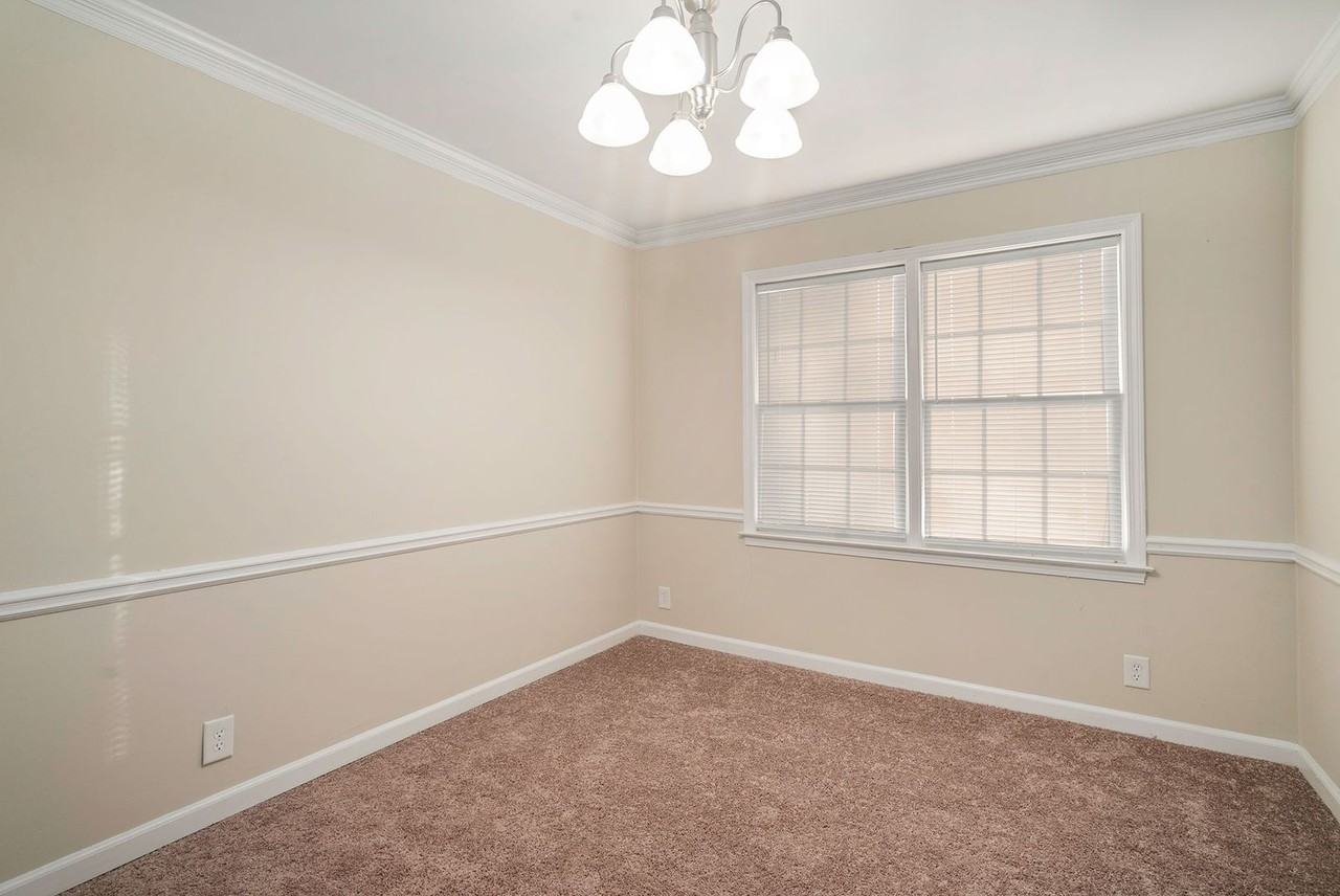 3845 Woodyhill Dr - Photo 4 of 18