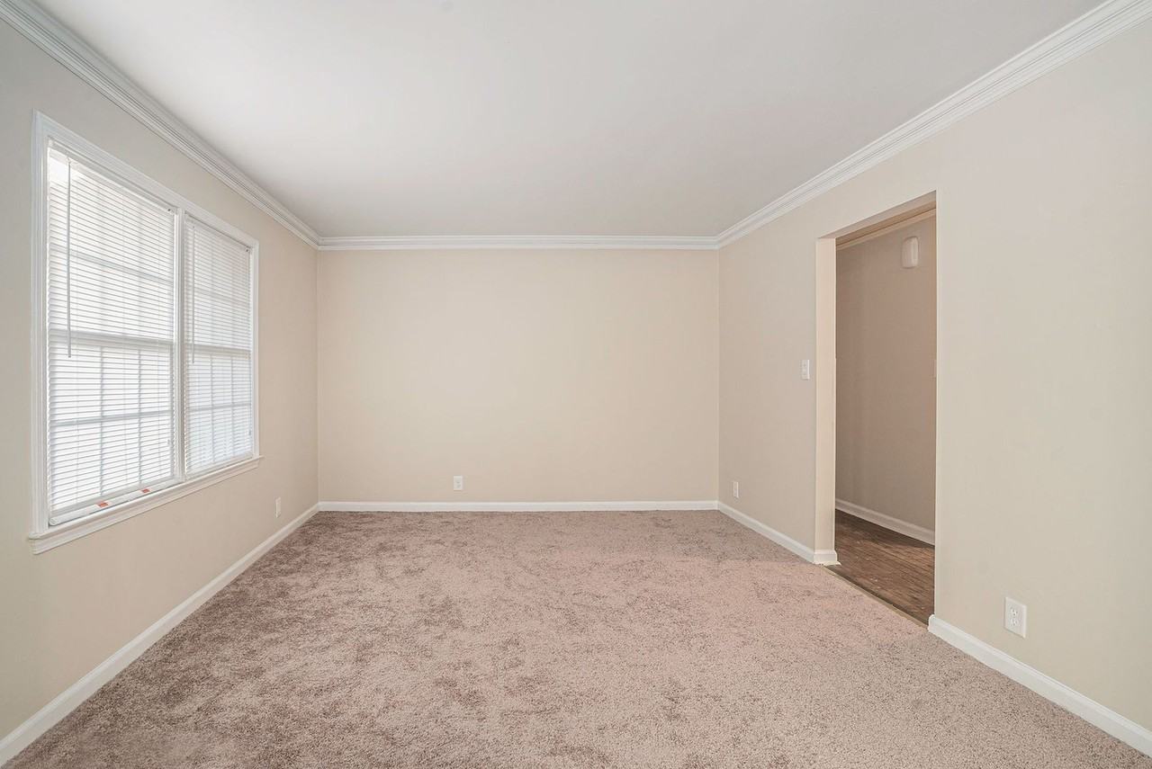 3845 Woodyhill Dr - Photo 5 of 18