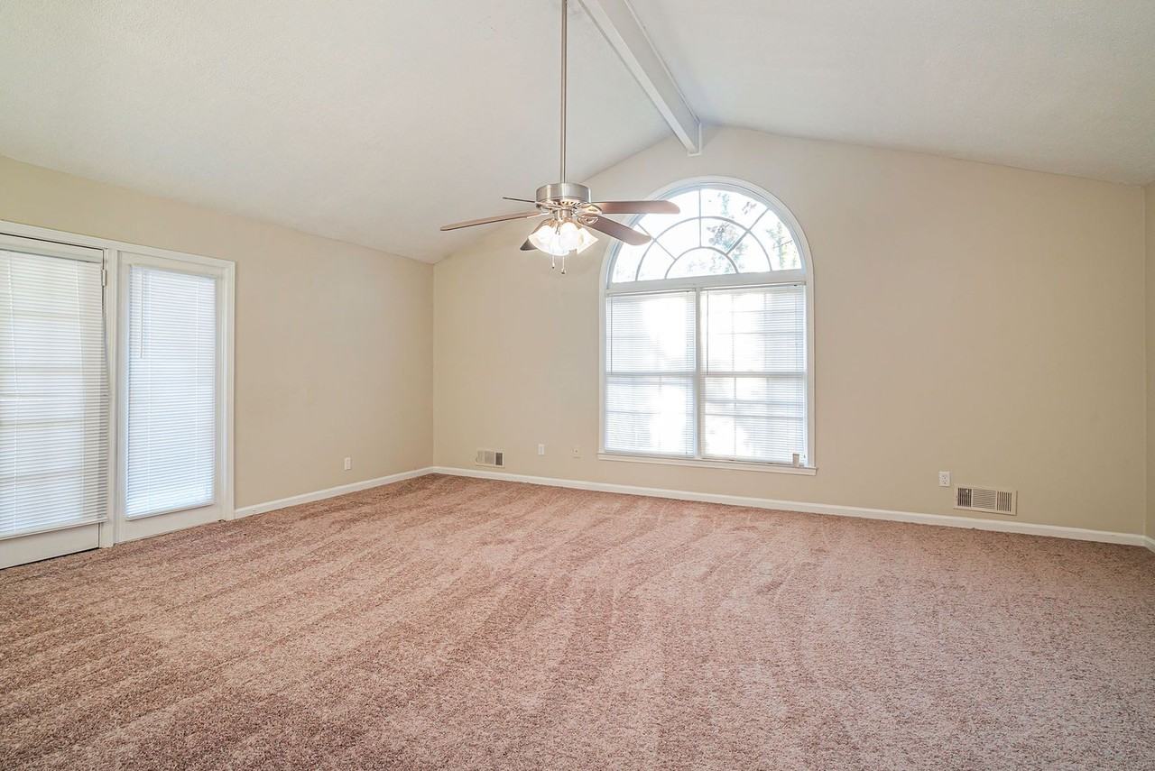 3845 Woodyhill Dr - Photo 6 of 18