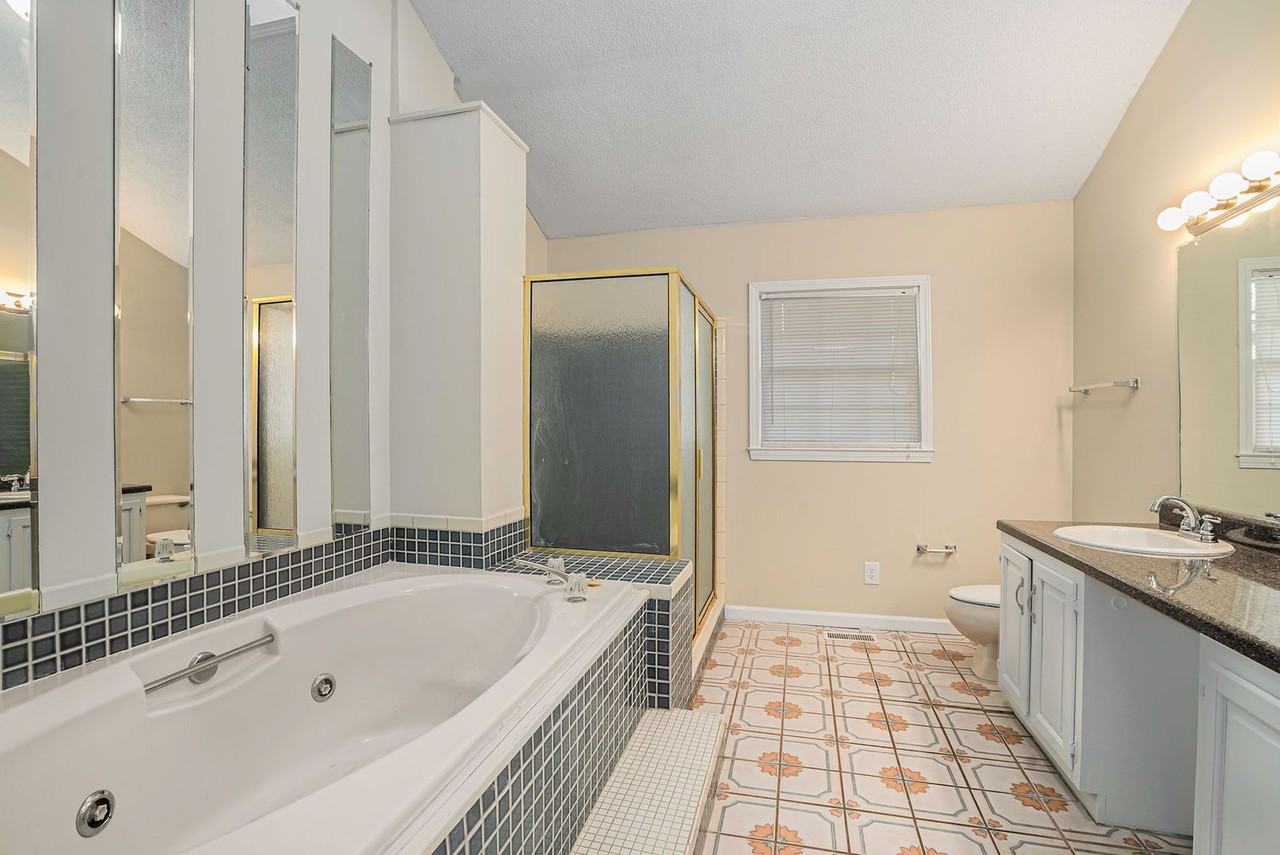 3845 Woodyhill Dr - Photo 7 of 18