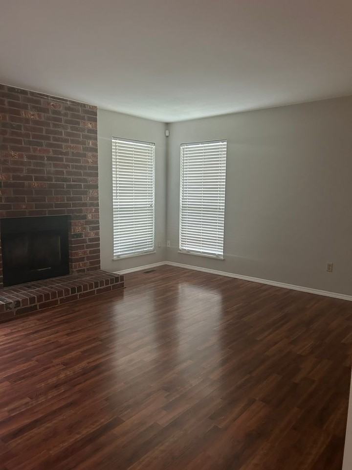 1493 Schwarz Meadow Dr - Photo 3 of 8