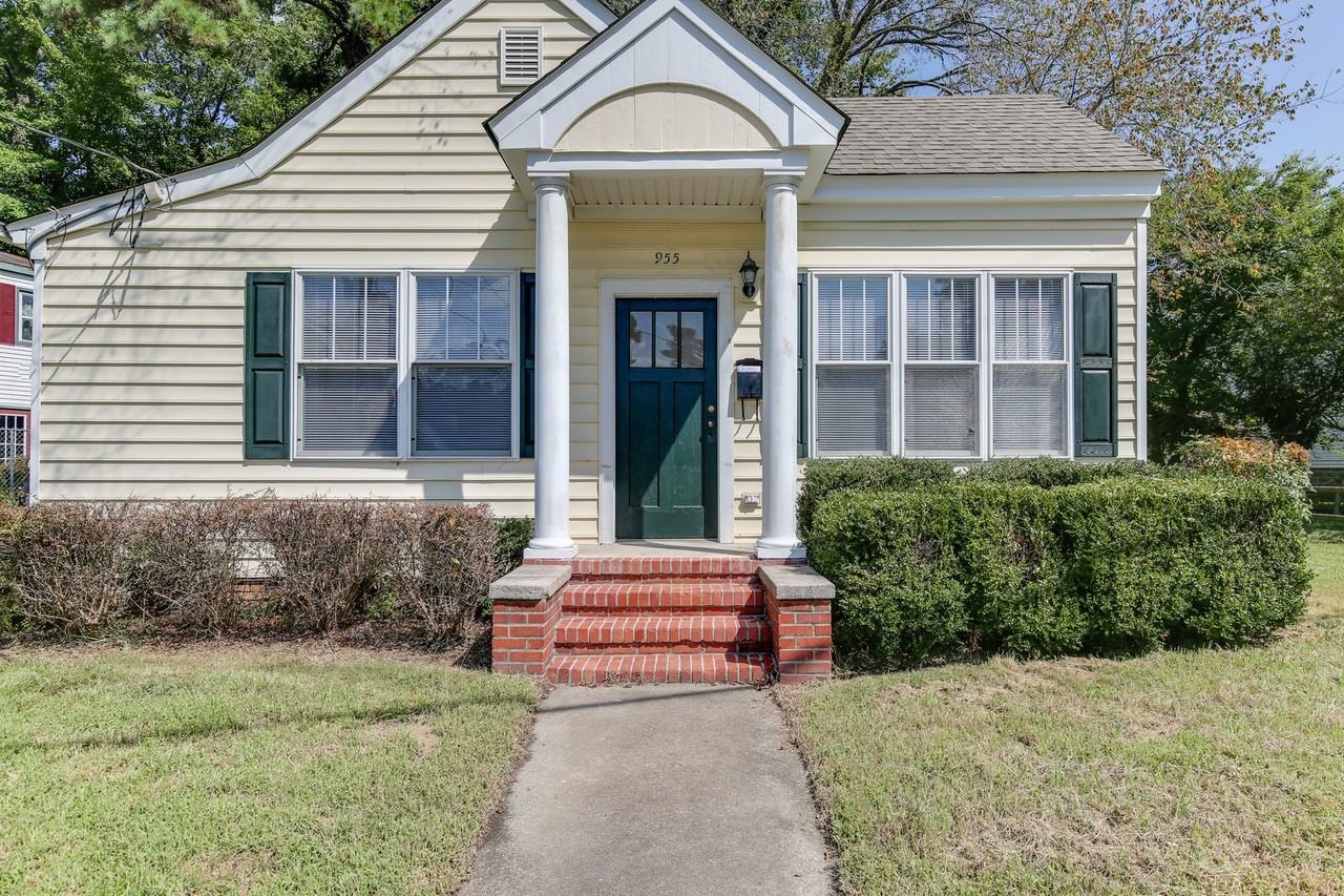 955 Poquoson Ave - Photo 4 of 32