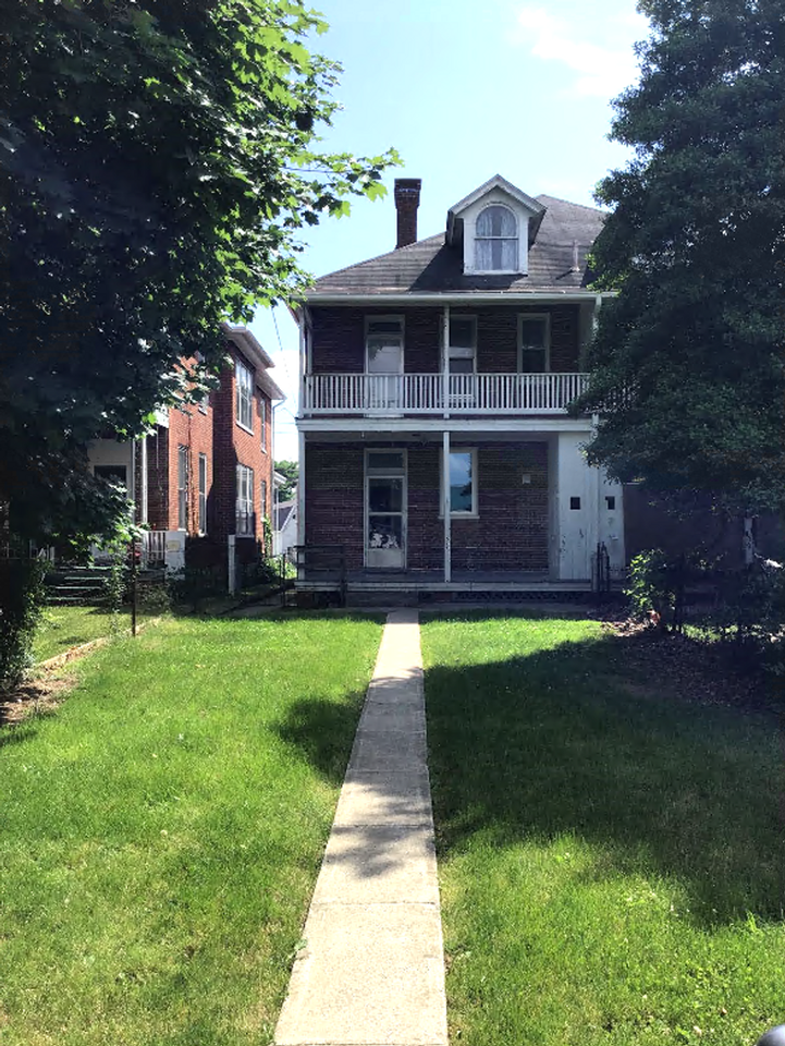577 Lincoln Way E - Photo 2 of 48