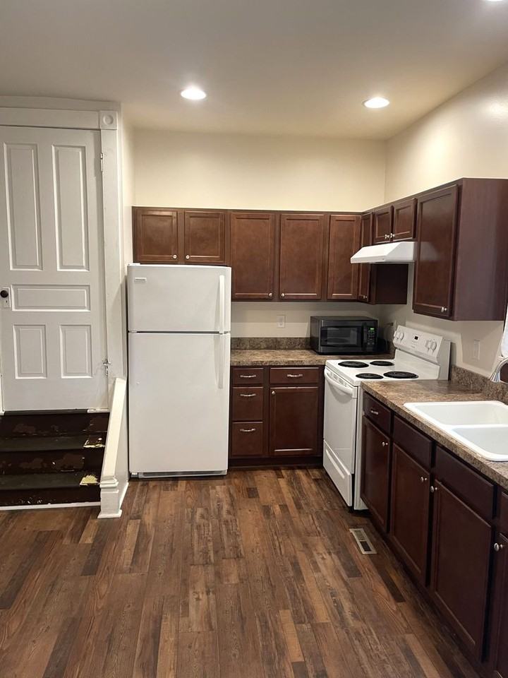 577 Lincoln Way E - Photo 6 of 48