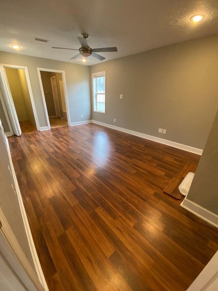 704 Francis St E - Photo 5 of 17