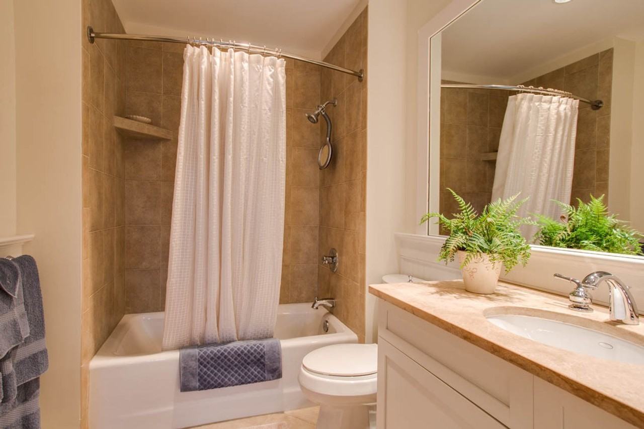 210 10th St Ne - Photo 4 of 17