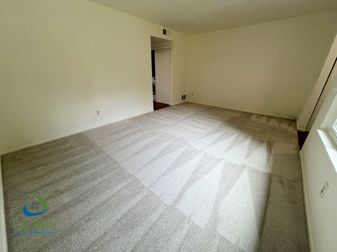 1223 Crescent Ter - Photo 7 of 29