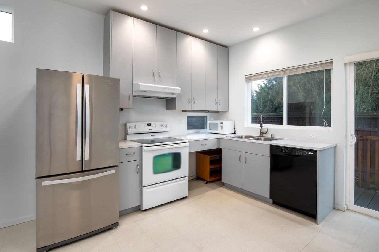 2900 18th Ave S #B - Photo 4 of 10