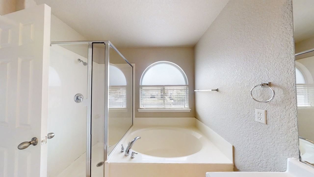 12230 Medina Ml - Photo 5 of 31