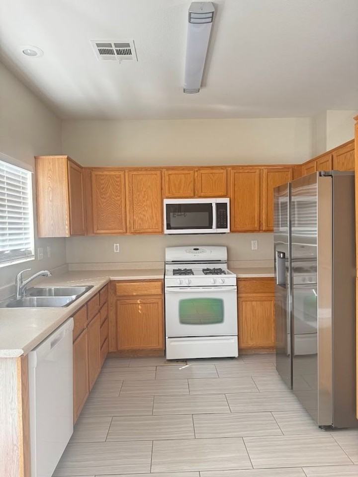 6005 Highland Gardens Dr - Photo 7 of 20