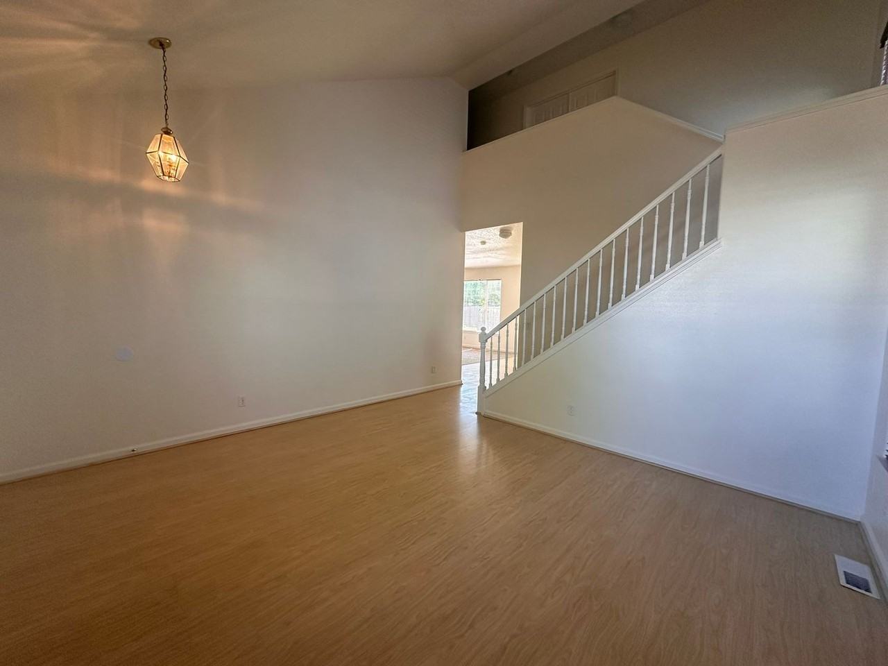3870 Aerial Way - Photo 4 of 25