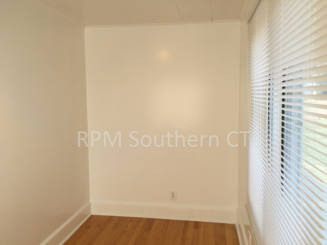 330 Fort Hale Rd - Photo 6 of 20