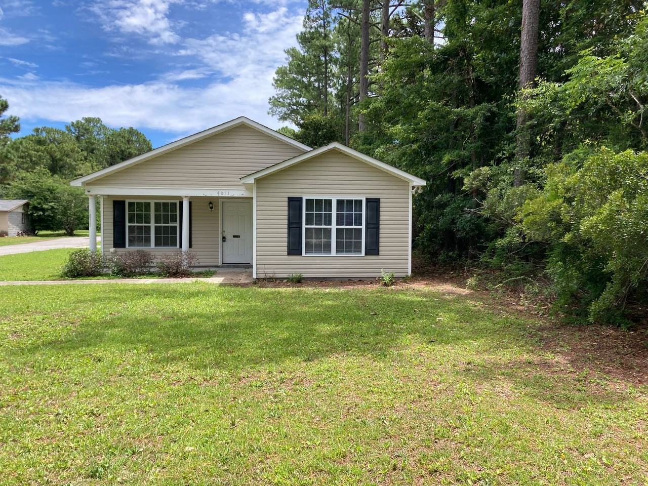 4011 Masonboro Loop Rd - Photo 2 of 11