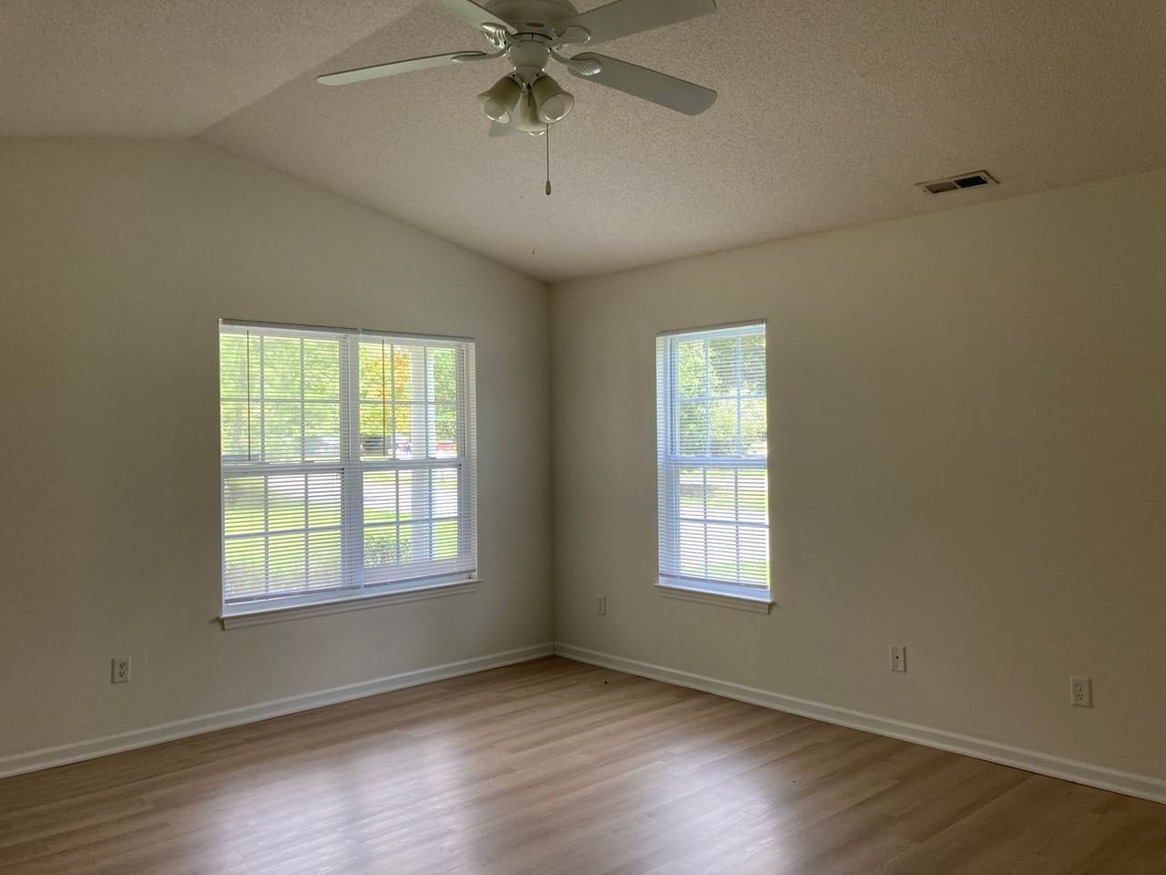 4011 Masonboro Loop Rd - Photo 4 of 11