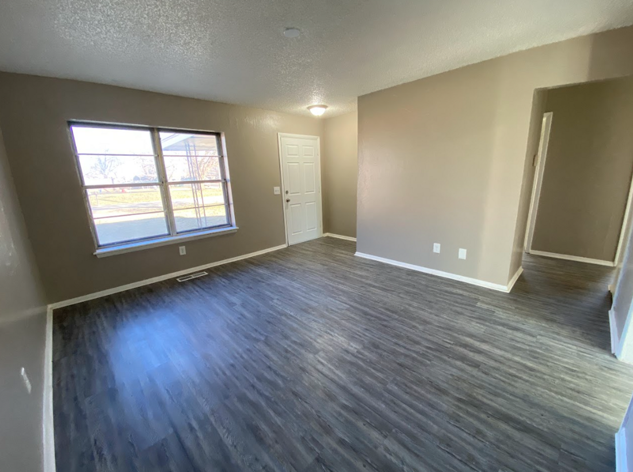 10835 N 5th St - Photo 2 of 11