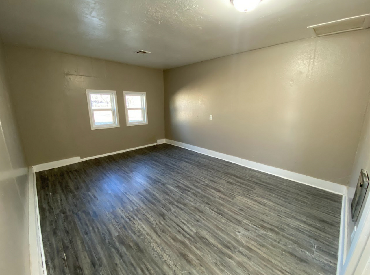 10835 N 5th St - Photo 5 of 11