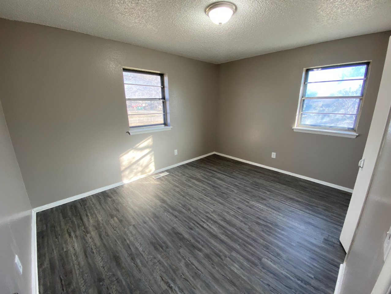 10835 N 5th St - Photo 6 of 11