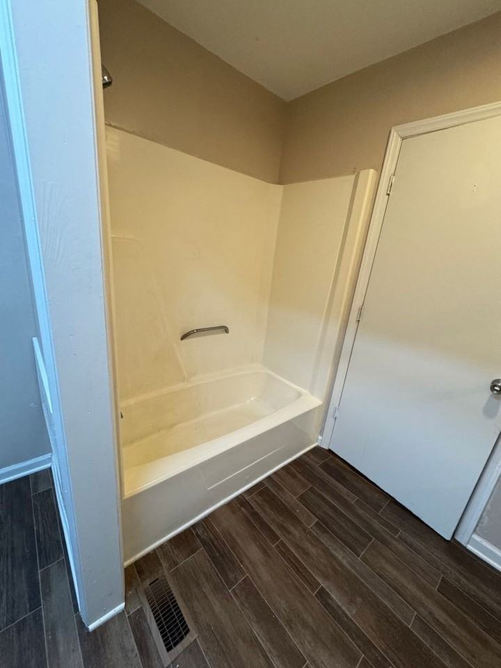 630 Dundeen Dr - Photo 6 of 8
