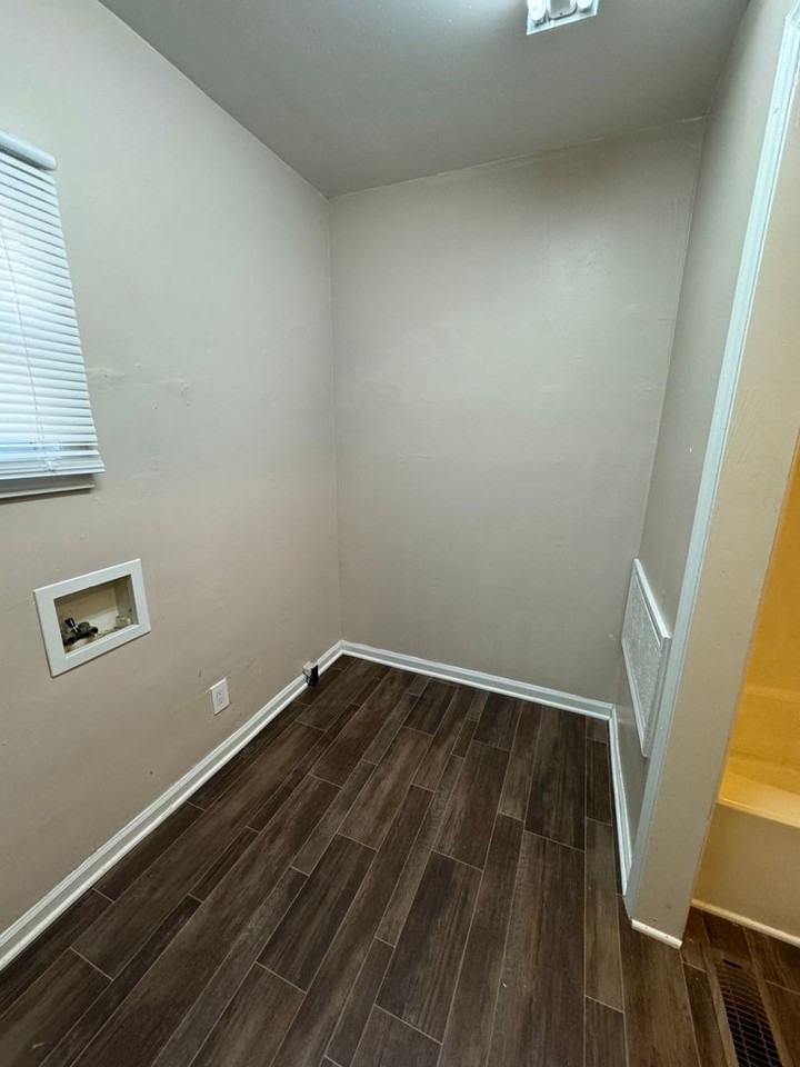 630 Dundeen Dr - Photo 7 of 8