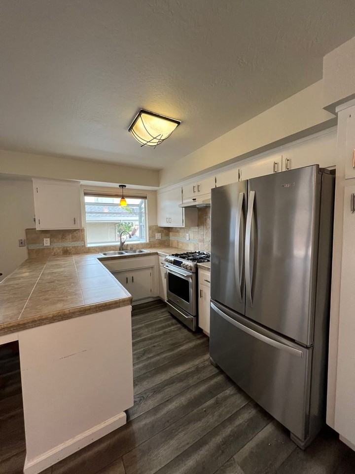 228 Treasure Island Dr - Photo 4 of 17