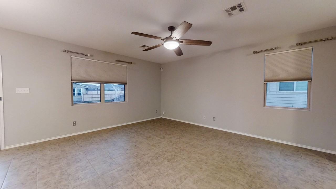 2915 Thunder Gulch - Photo 4 of 43
