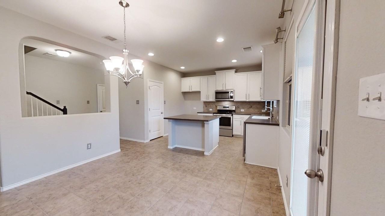 2915 Thunder Gulch - Photo 6 of 43