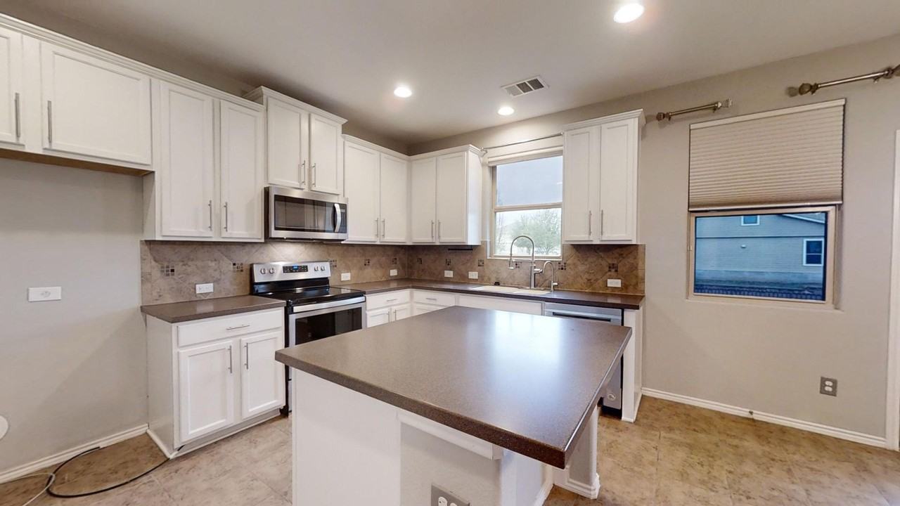 2915 Thunder Gulch - Photo 7 of 43