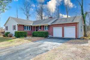 featured image of 10 James Dr