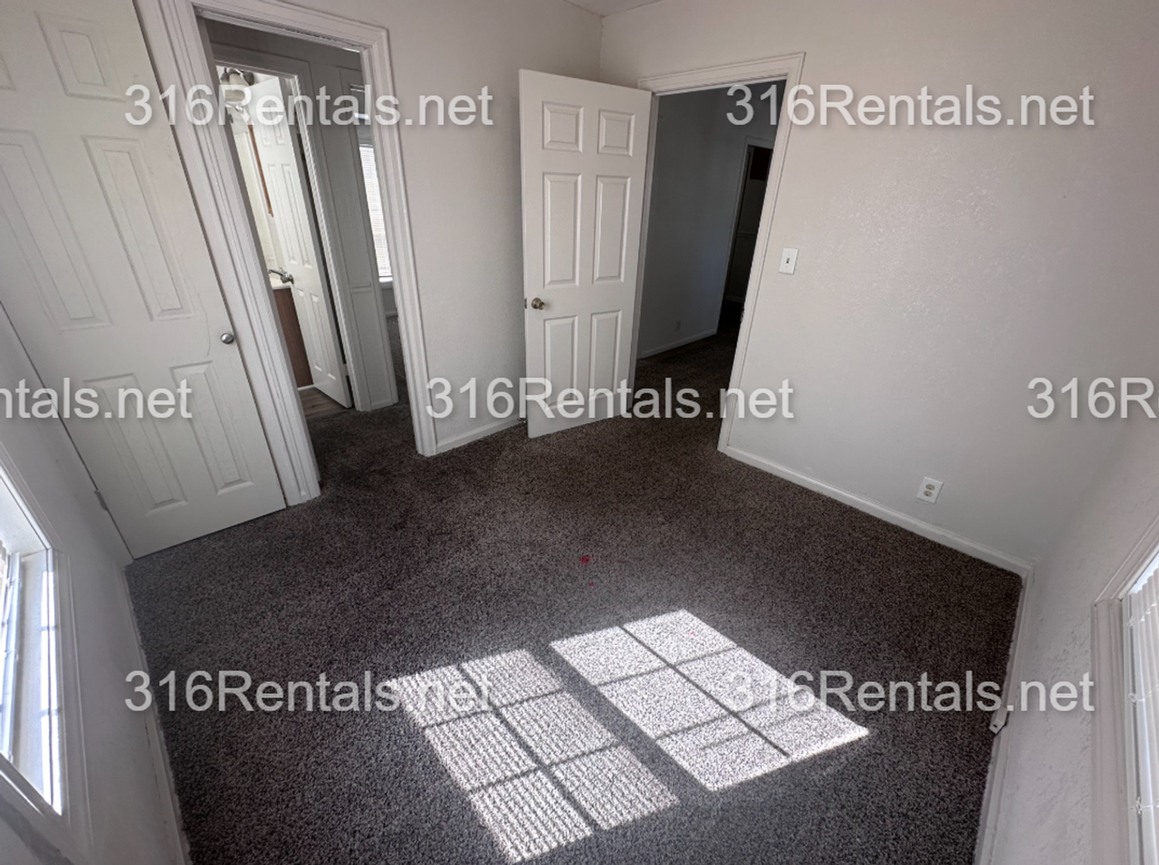 2305 S Topeka Ave - Photo 3 of 10