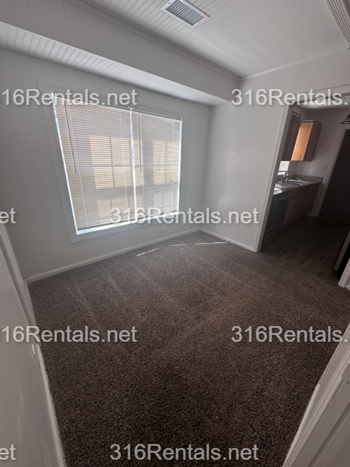2305 S Topeka Ave - Photo 5 of 10