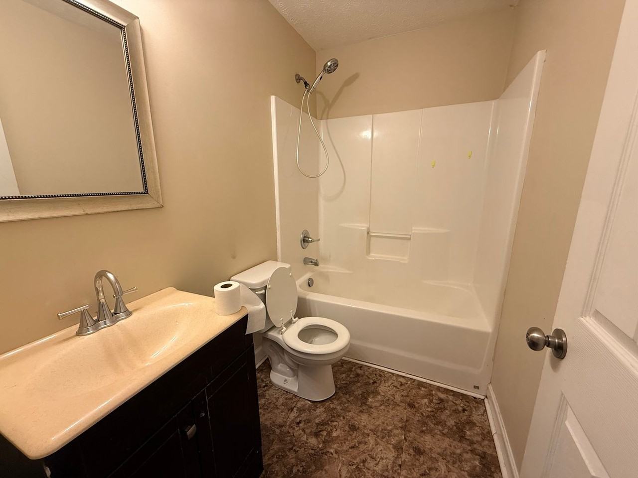 1307 Magnolia St - Photo 3 of 10