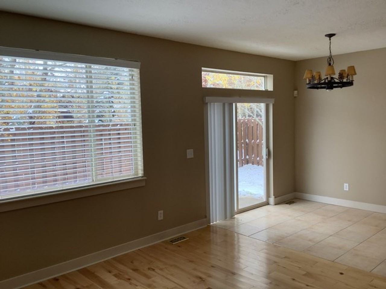 1054 Lincoln Ln - Photo 6 of 10
