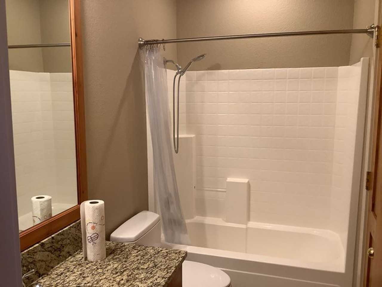 1054 Lincoln Ln - Photo 7 of 11