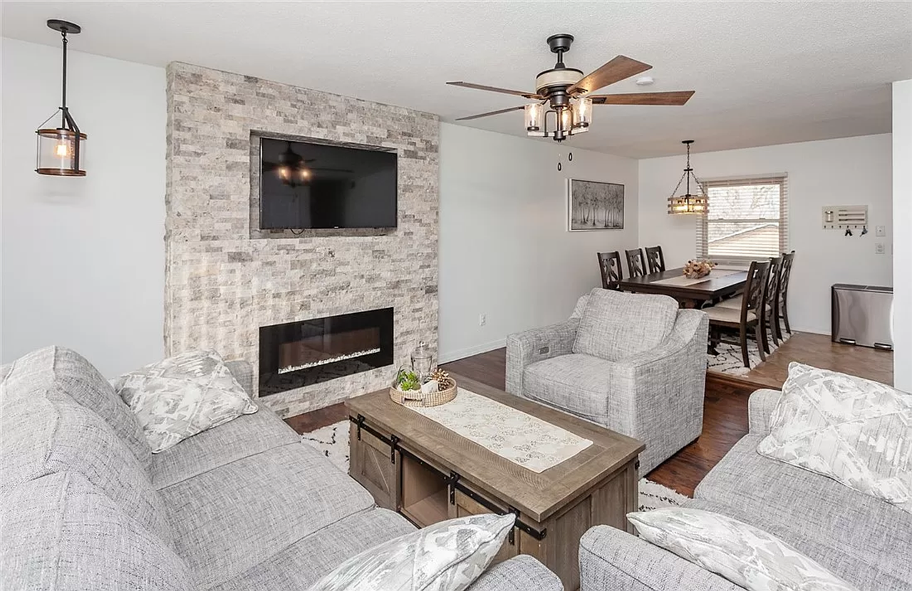 3815 Hillcrest Dr - Photo 4 of 25