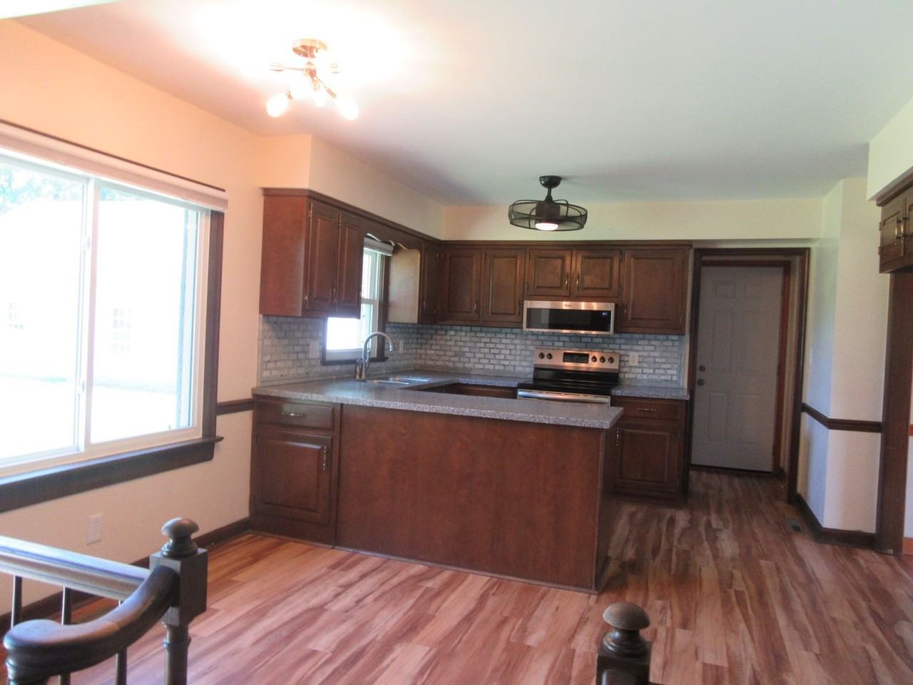 1055 Shillelagh Rd - Photo 6 of 25