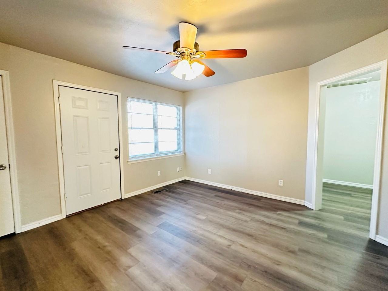 108 Ne 9th St - Photo 5 of 31