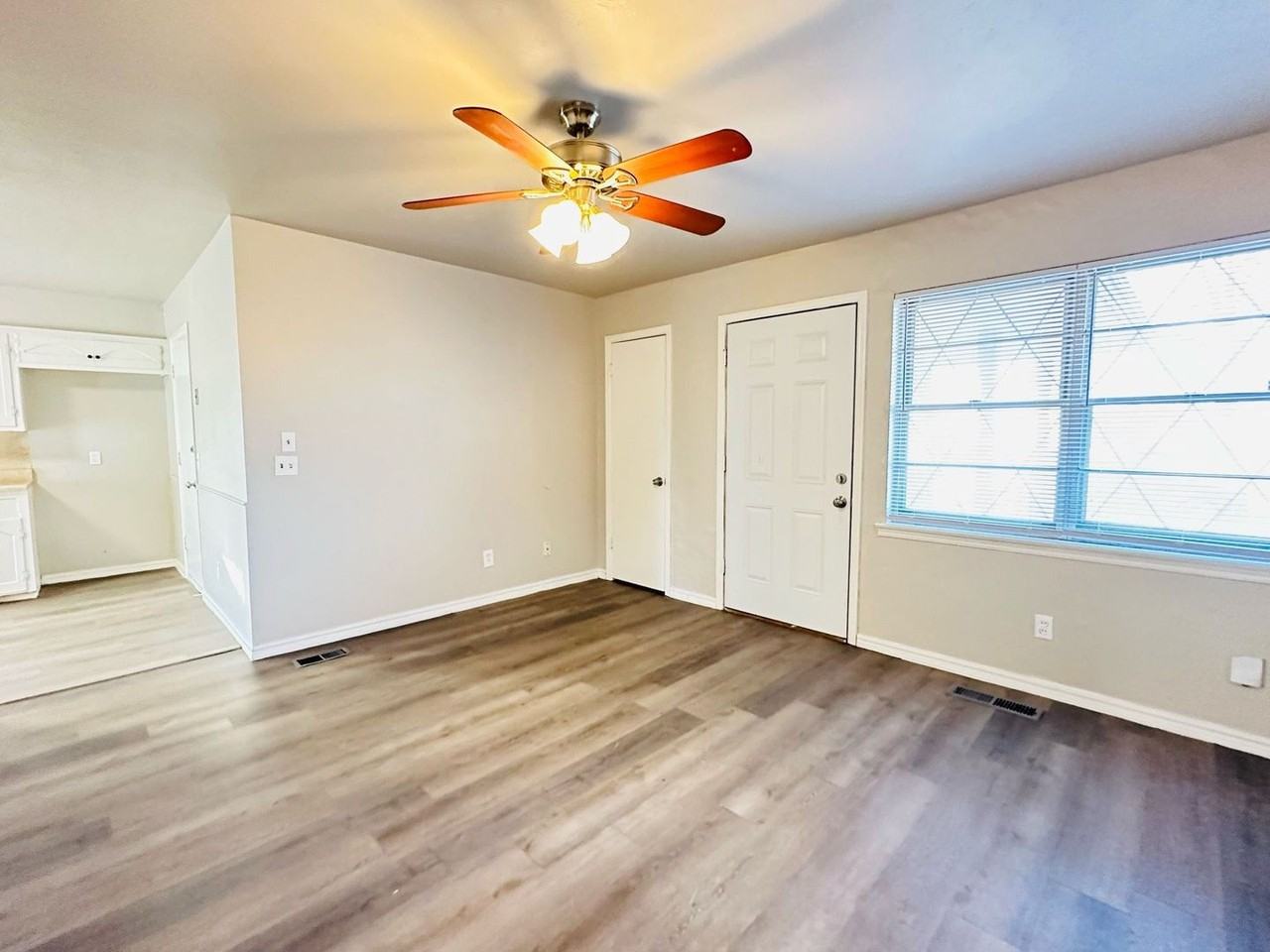 108 Ne 9th St - Photo 6 of 31