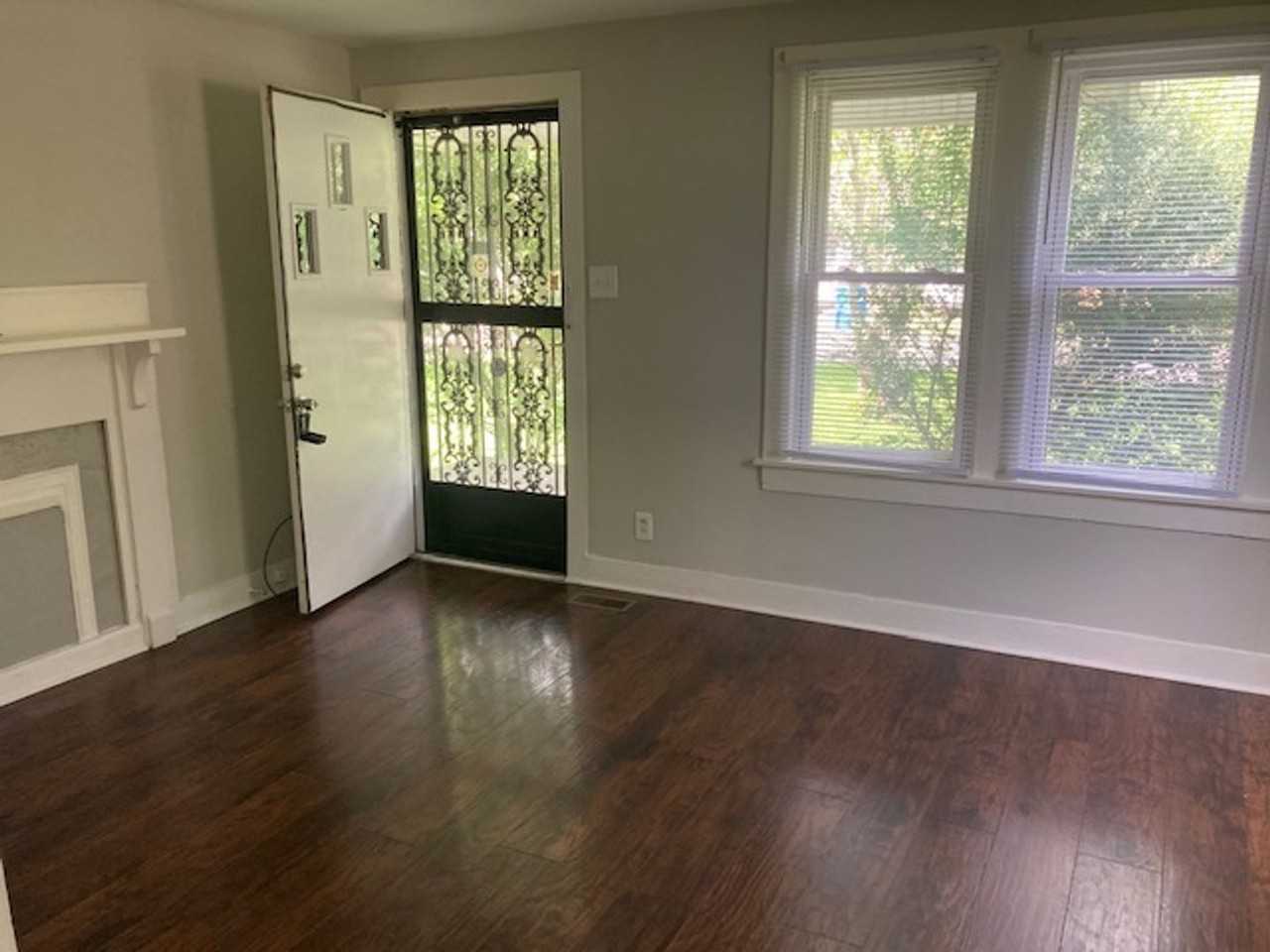 124 Twin Oak Dr - Photo 2 of 15