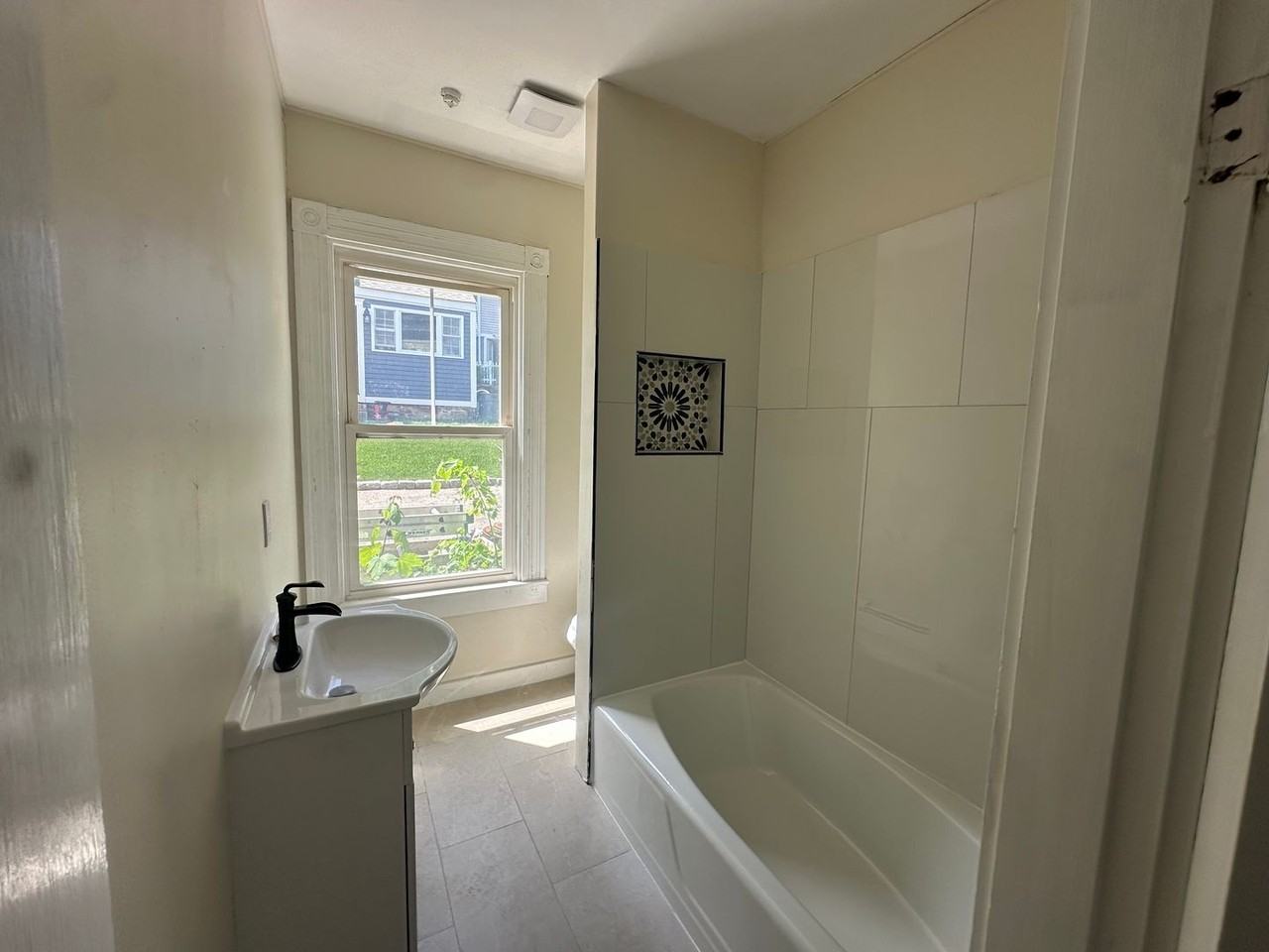 11 11 Dedford Street  - 11 Dedford Street #1 - Photo 2 of 5