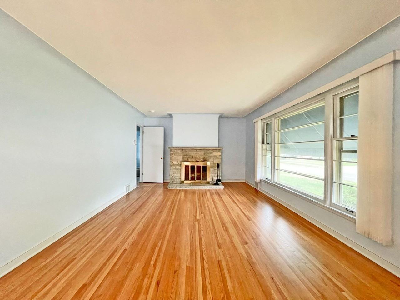 8824 W 34th St - Photo 3 of 16
