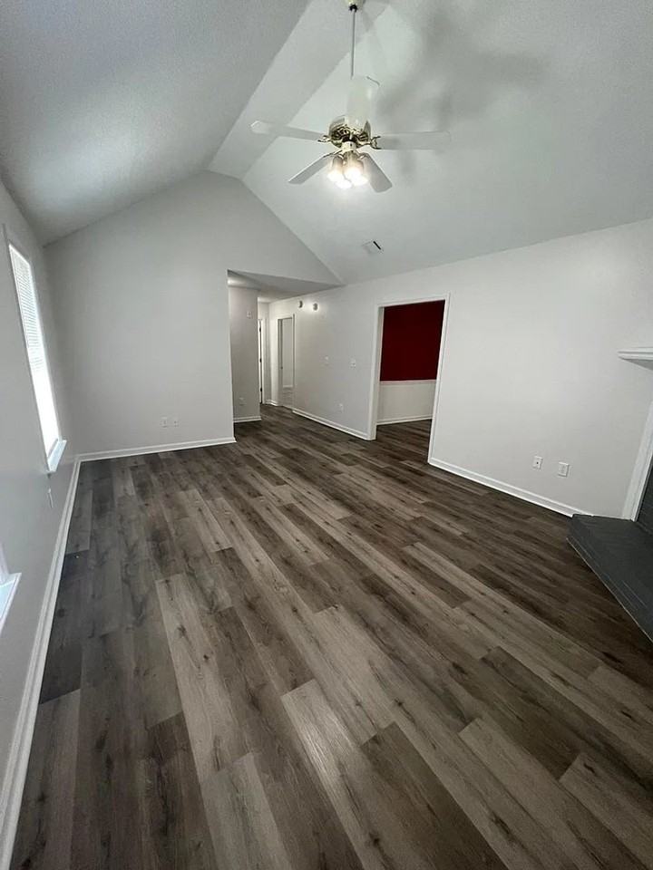 2945 Pointewest Dr - Photo 3 of 17