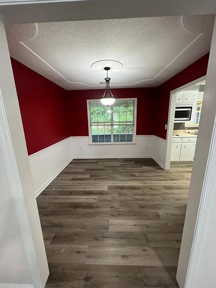 2945 Pointewest Dr - Photo 4 of 17