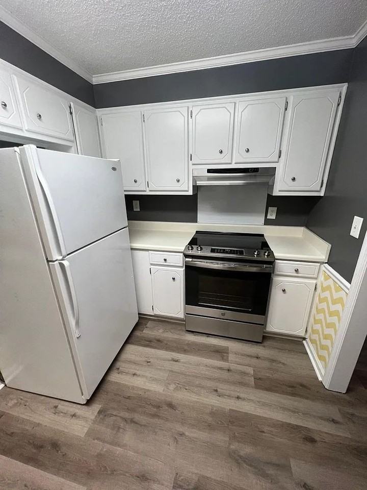2945 Pointewest Dr - Photo 6 of 17