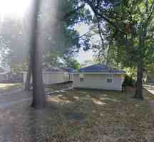 featured image of 506 E Monroe St